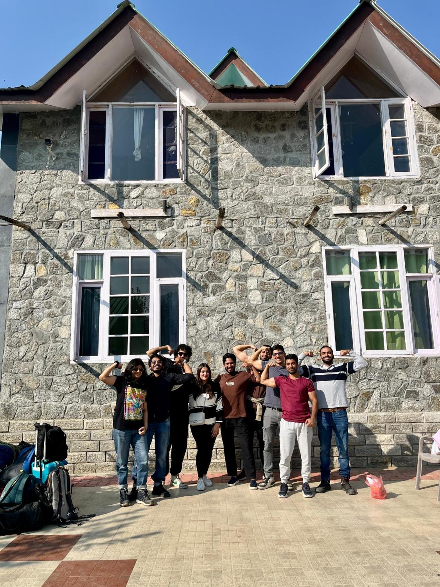 Fluestern Hostel And Cafe Nagar  ภายนอก รูปภาพ